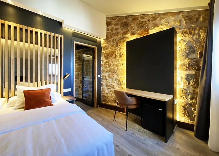 Pou By Seaward Suites (Adults Only)
