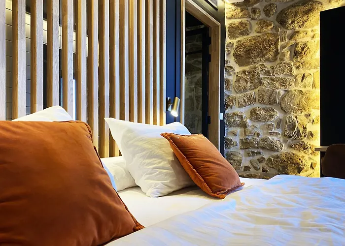 Pou By Seaward Suites (Adults Only)